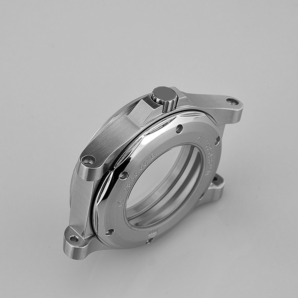 WC013 Stainless-steel Case With Angular Bezel And Brushed Finish