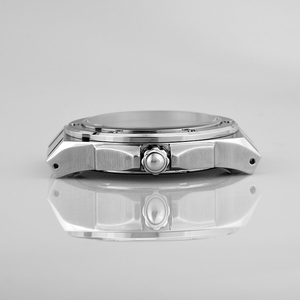 WC031 Round Stainless-Steel Watch Case with Screw Detail